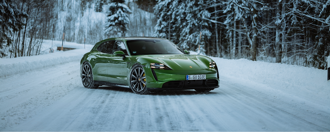 Taycan Sport Turismo 001
