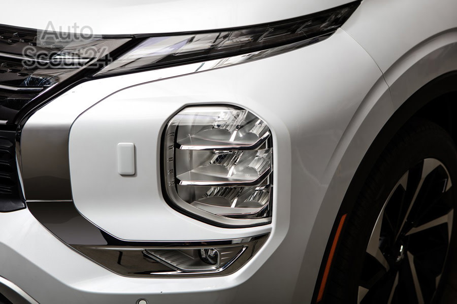 Mitsubishi-Outlander-2022-1280-48.jpg
