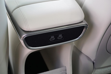 Editorial 2023 genesis gv60 performance awd 35 di