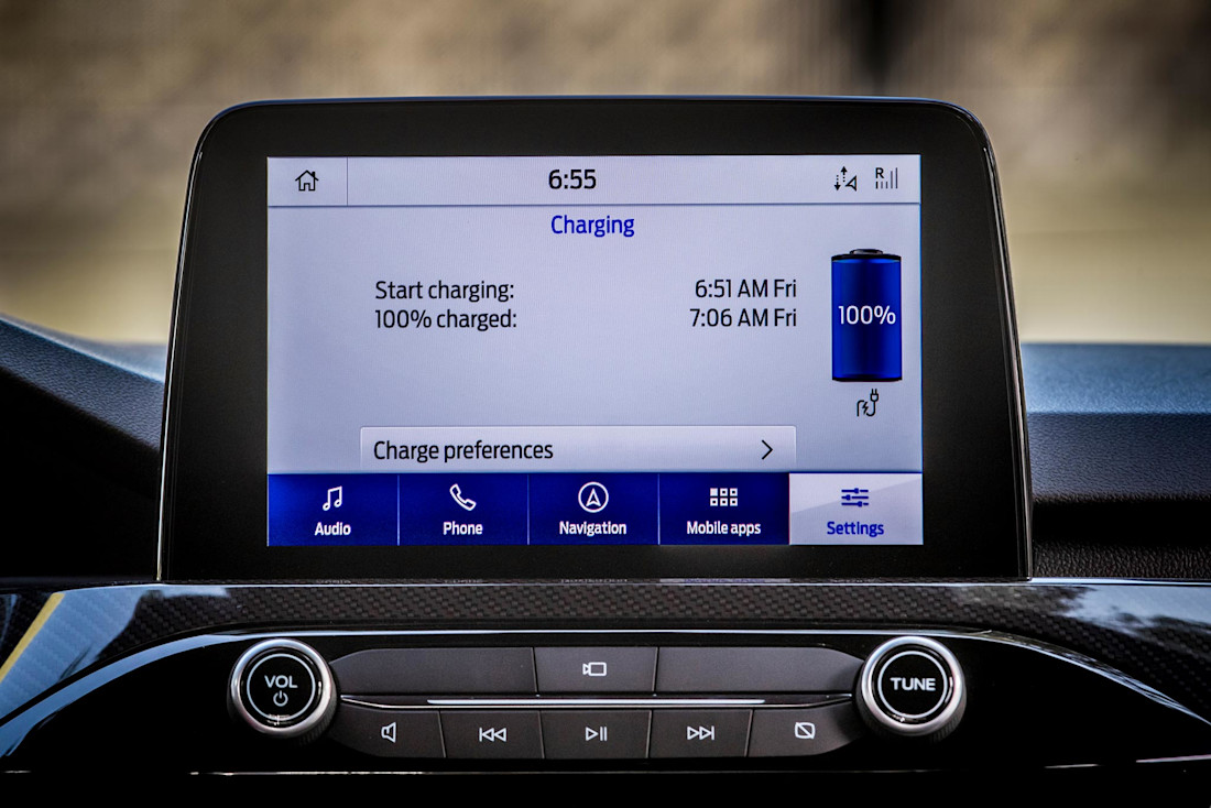 Kuga_ST-Line_X_Plug-In_Hybrid_071-LOW.jpg