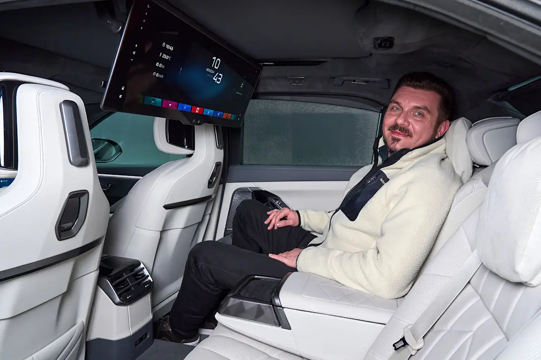 bmw-7er-g70-facelift-interior-tv-2026