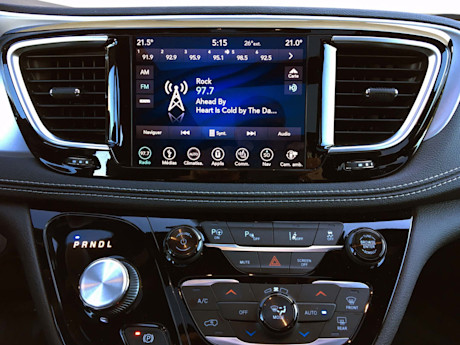 Editorial 2019 chrysler pacifica hybrid 31 db fr