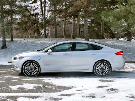 Editorial 2017 ford fusion energi platinum 04 jb