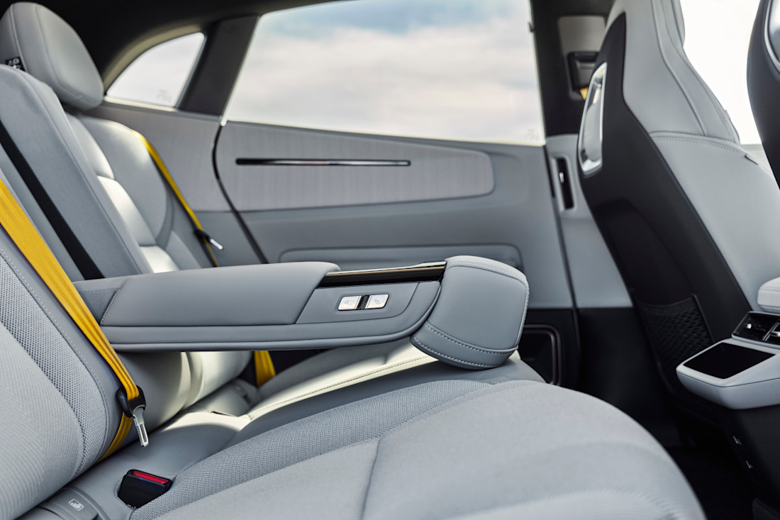 polestar-4-2024 (10).jpg