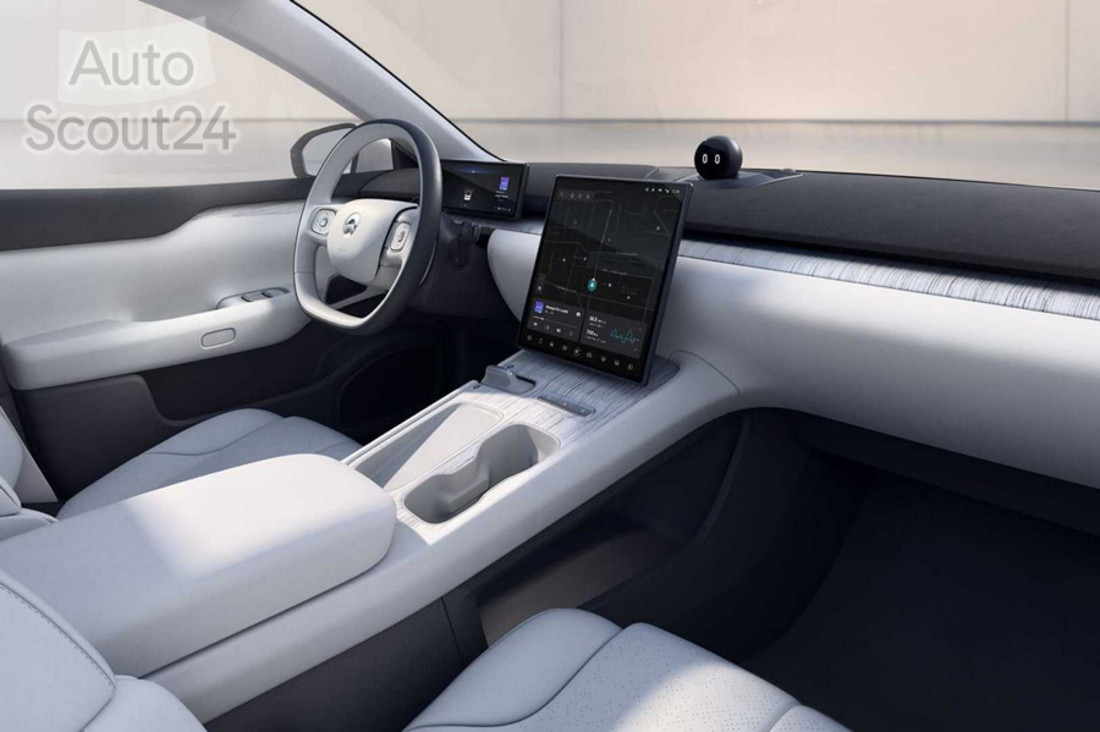 NIO-ET7-5.jpg