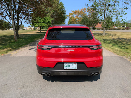 Editorial 2022 porsche cayenne e hybrid coupe 04 mg