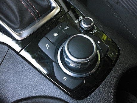 Editorial 2015 mazda3 gs gw 28