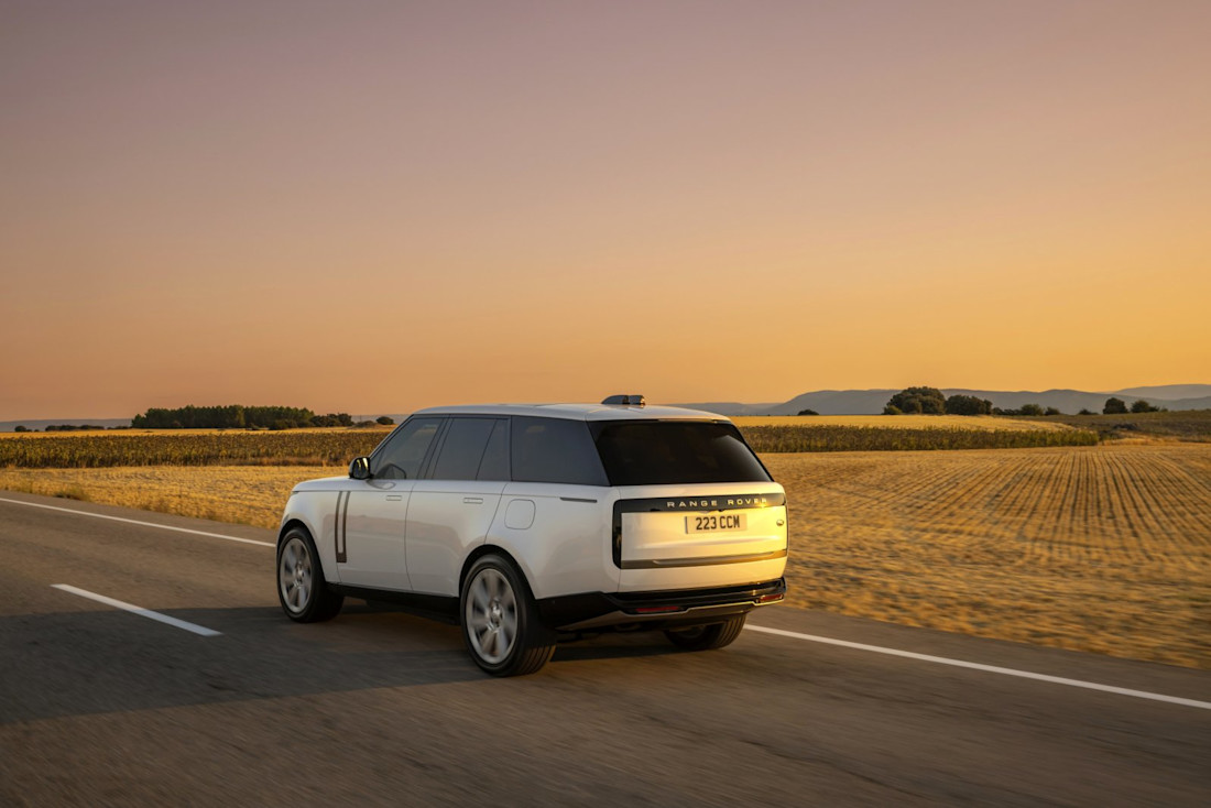range-rover-hse-p440e-2023-7.jpg
