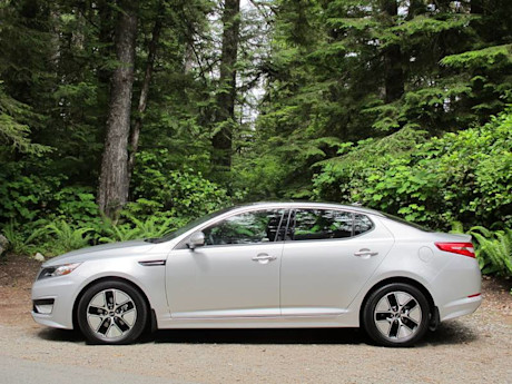 Editorial 2011 kia optima hybrid premium pw 01