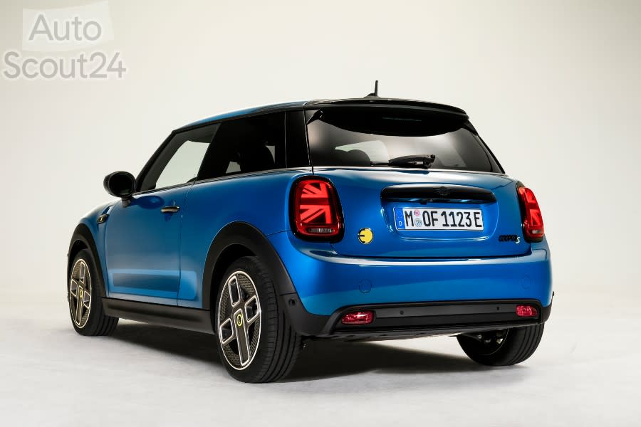 P90411712_highRes_mini-cooper-se-colle (1).jpg