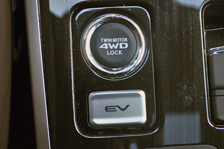 Editorial 2018 mitsubishi outlander phev gt s awc 56 mb