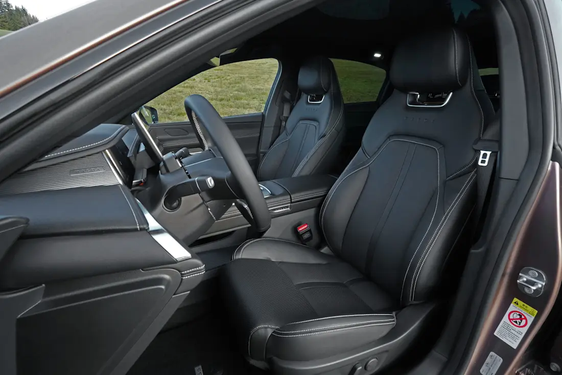 Mazda 6e_vordersitze