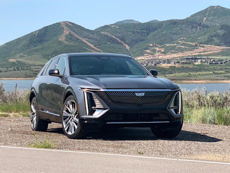 Editorial 2023 cadillac lyriq 03 bc fr