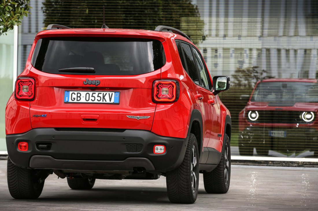 Jeep-Renegade_4xe-2021-1280-0b.jpg