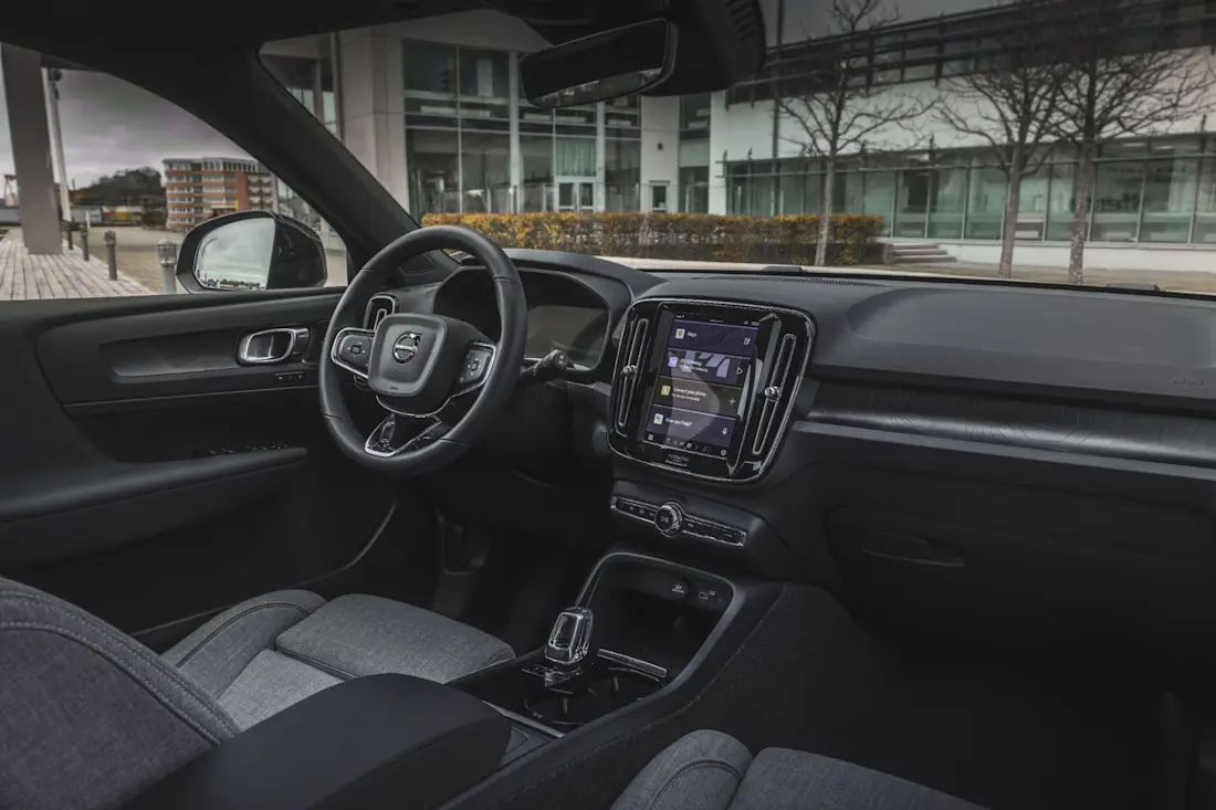 volvo xc40 recharge 812