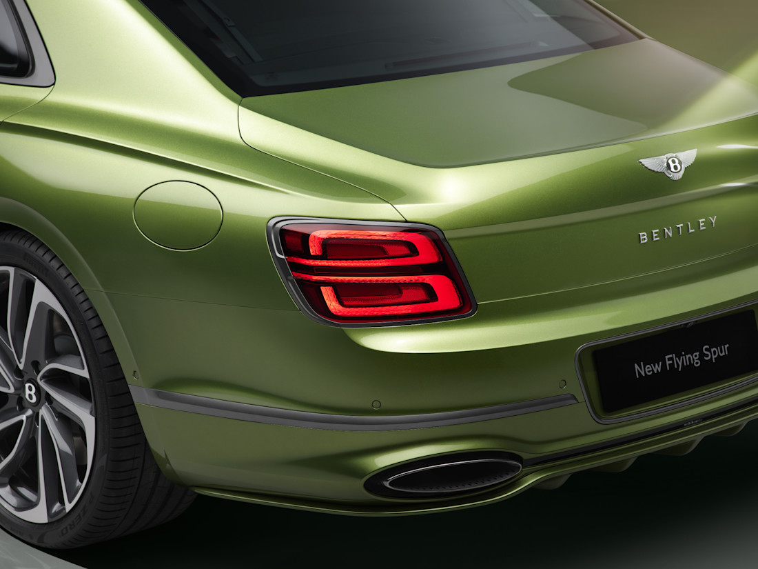 bentley-flying-spur-2024-krijgt-er-147-pk-bij-maar-wordt-veel-goedkoper-2024-03.jpg