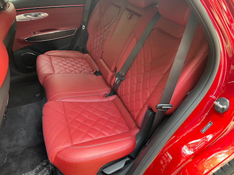 Editorial 2026 genesis gv70 35t sport awd fd pb 250405 22