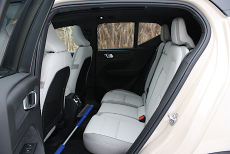 Volvo EX30 2025 vs Volvo EX40 2025 – Quel est le meilleur choix pour vous? Image
