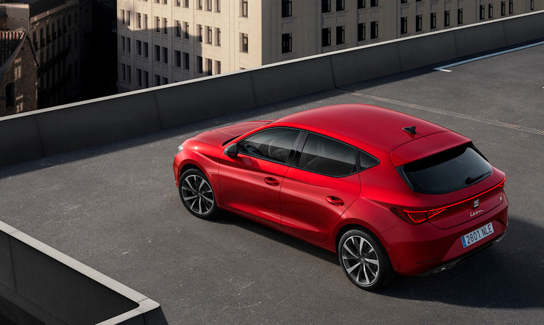 Leon-FR-Desire-Red-5D_12_HQ.jpg