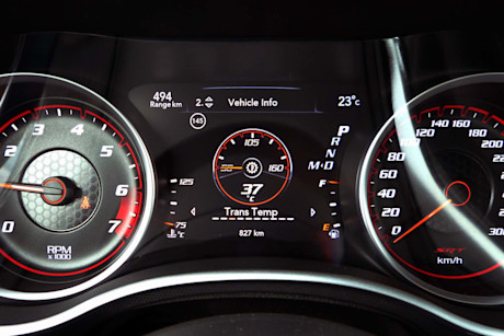 Editorial 2016 dodge charger srt 392 hemi jb 33
