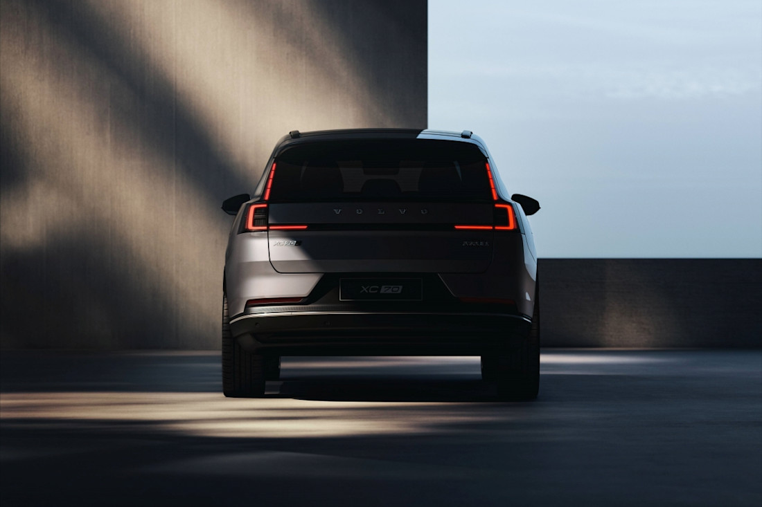 volvo-xc70-2026 (4).jpg