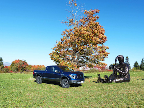 Editorial 2017 nissan titan xd 04 jb