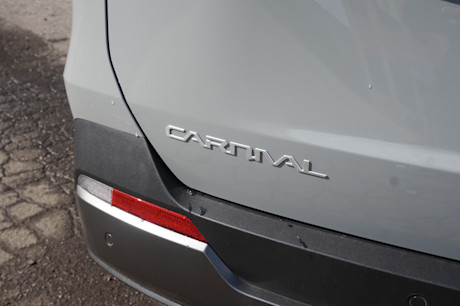 Editorial 2025 kia carnival jl 18