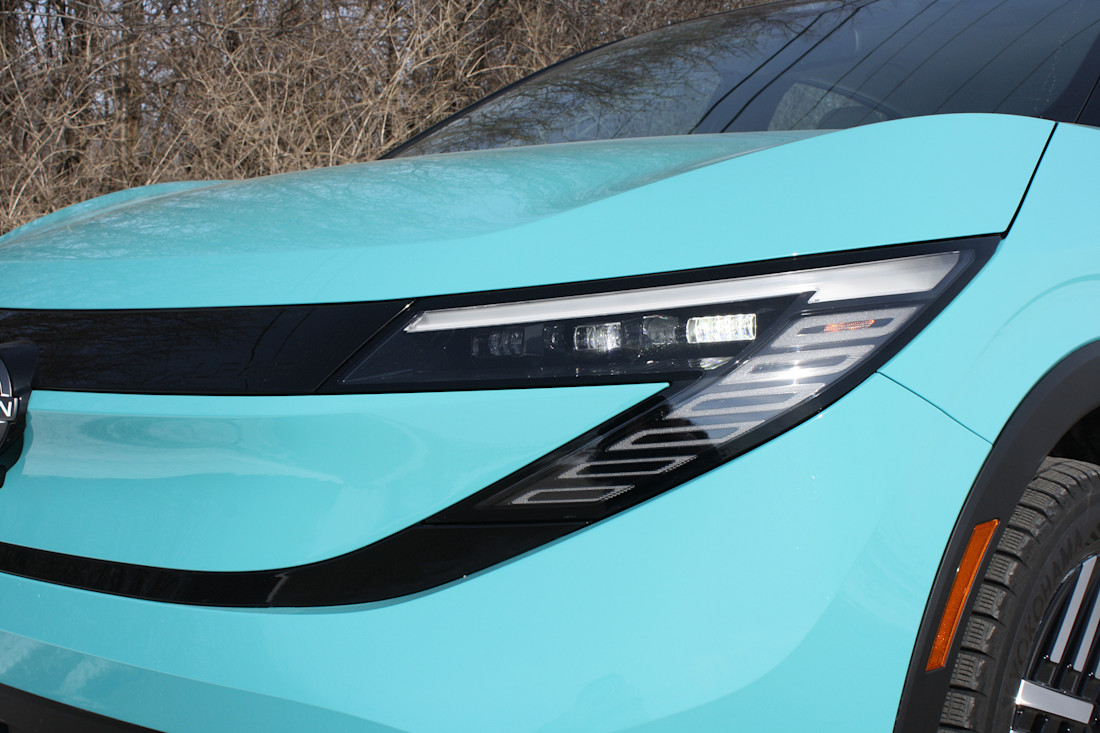 2026 Nissan LEAF - TD - DB - 260408 - 10.jpg