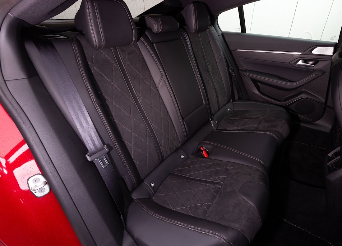 peugeot-508-seats