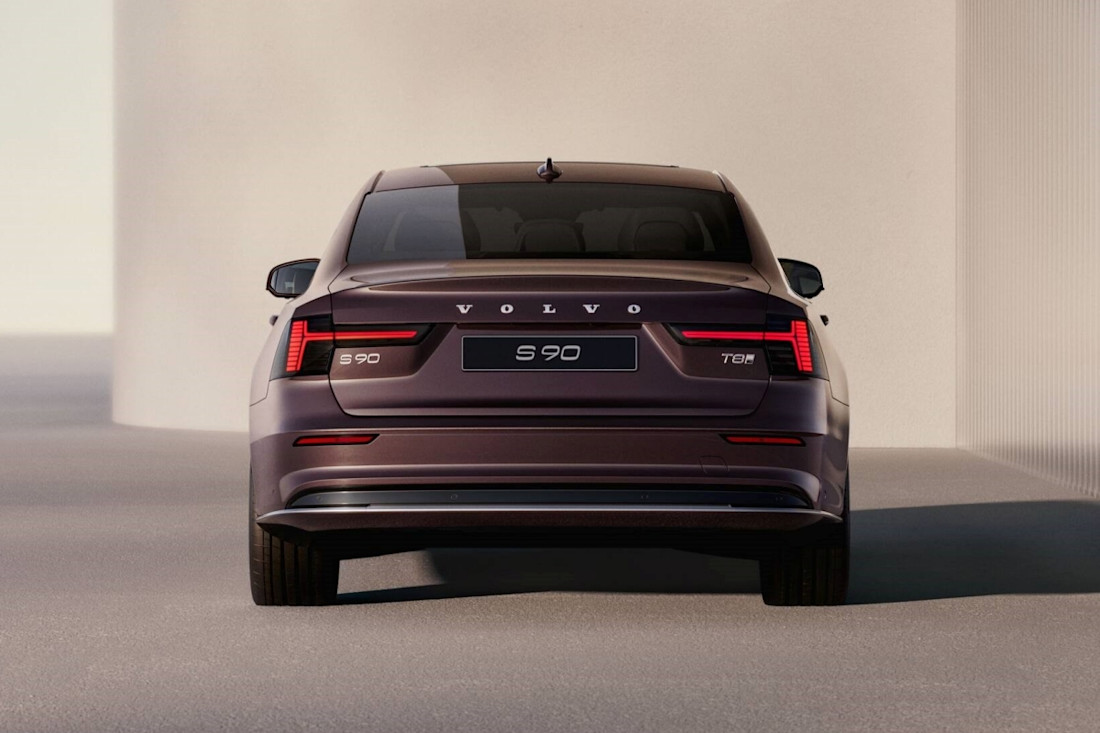 volvo-s90-2025 (8).jpg