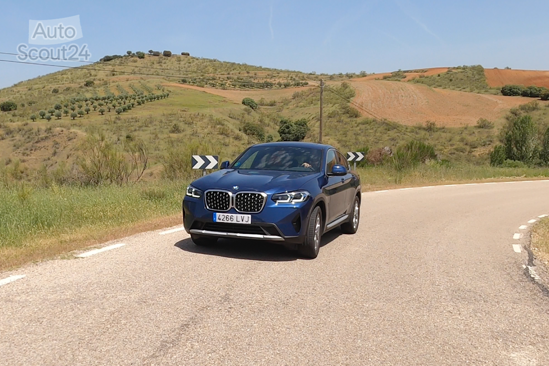 7_FOTO_bmw_x4_2.0d_movimiento_1.png