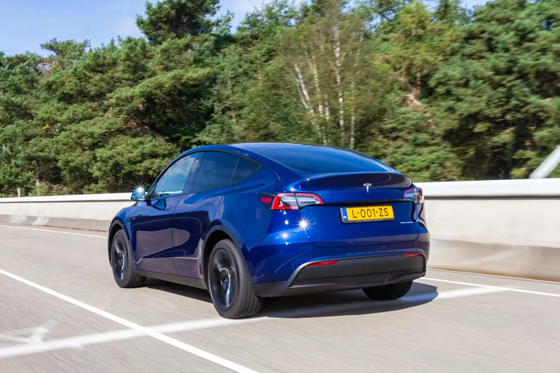 tesla-model-y-2023-2 tesla-model-y-2023-2