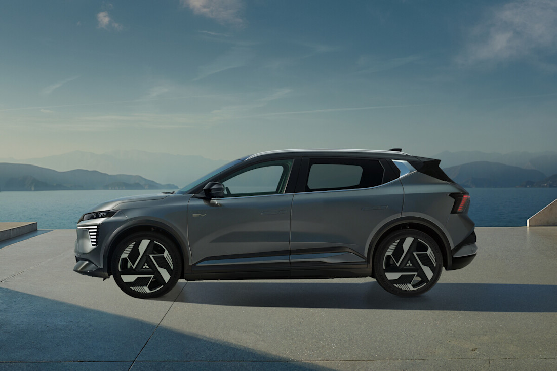 Eclipse Cross_008.jpg