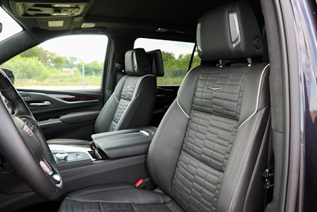 Editorial 2023 cadillac escalade esv sport platinum td 230920 17 jm