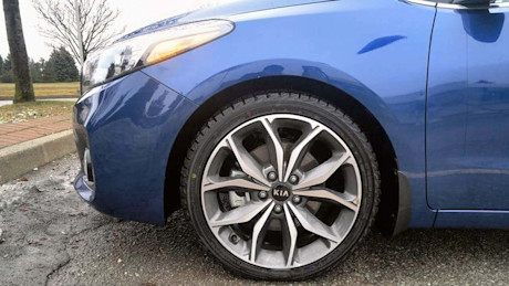 Editorial 2017 kia forte5 sx 07 sw