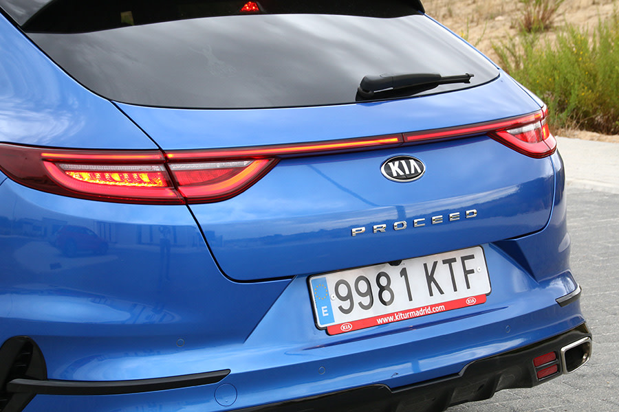 kia-proceed-gt (21).JPG
