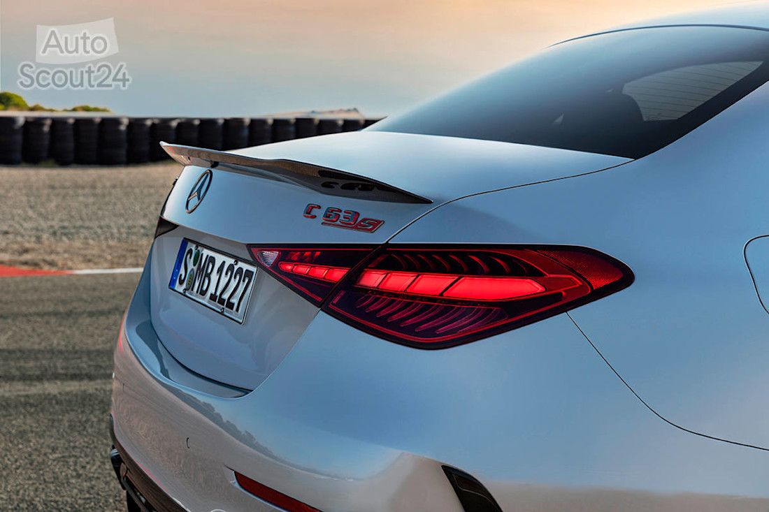 Mercedes-AMG C63 S EPerformance 2022 (22).jpg