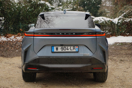 Editorial 2023 lexus rz 450e 08 di