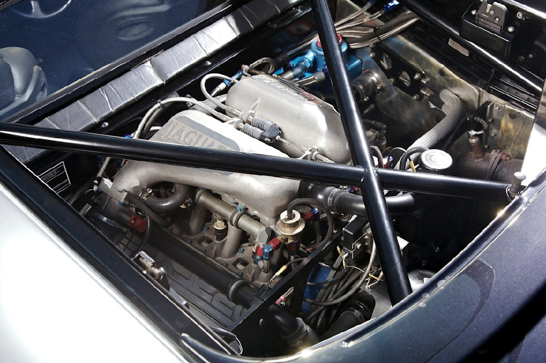 Jaguar-XJ220-1992 (2).jpg