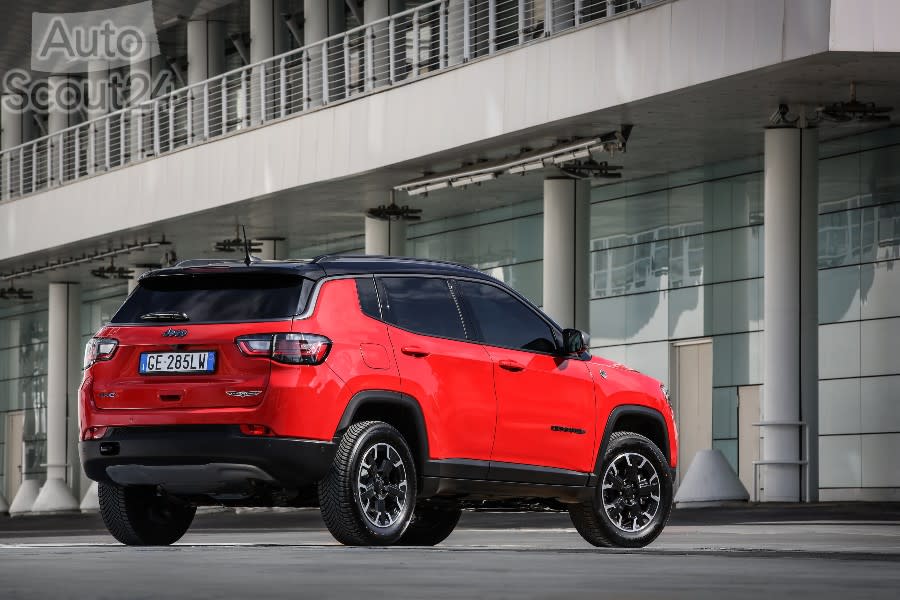 5.NewJeep®CompassTrailhawk4xe (2).jpg