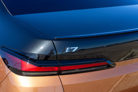 Editorial 2024 bmw i7 m70 fd 231001 08 kd
