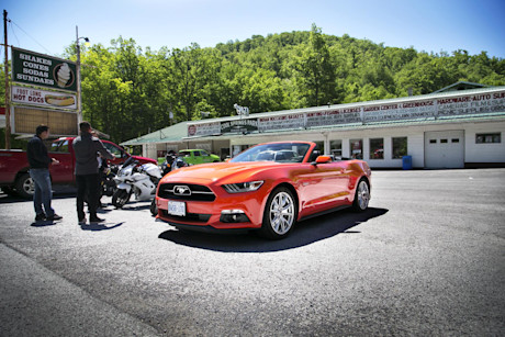 Editorial 2015 ford mustang gt convertible premium jw 02