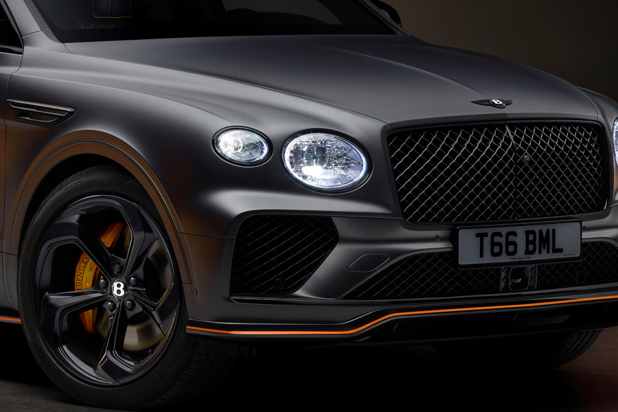 Bentayga-S-Black-Edition-2024 (1).jpg