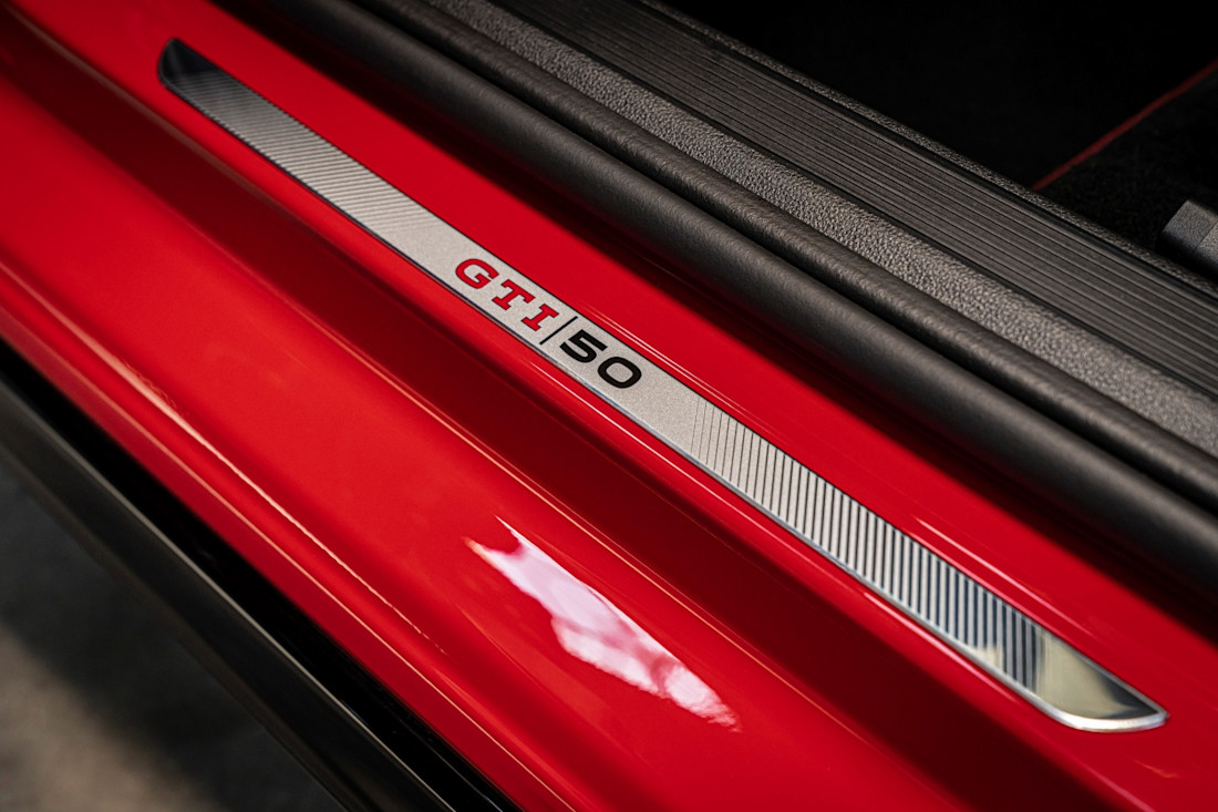 vw-golf-gti-edition-50 (11).jpg