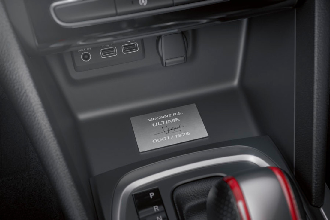 renault-megane-rs-edicion-final (1).jpg