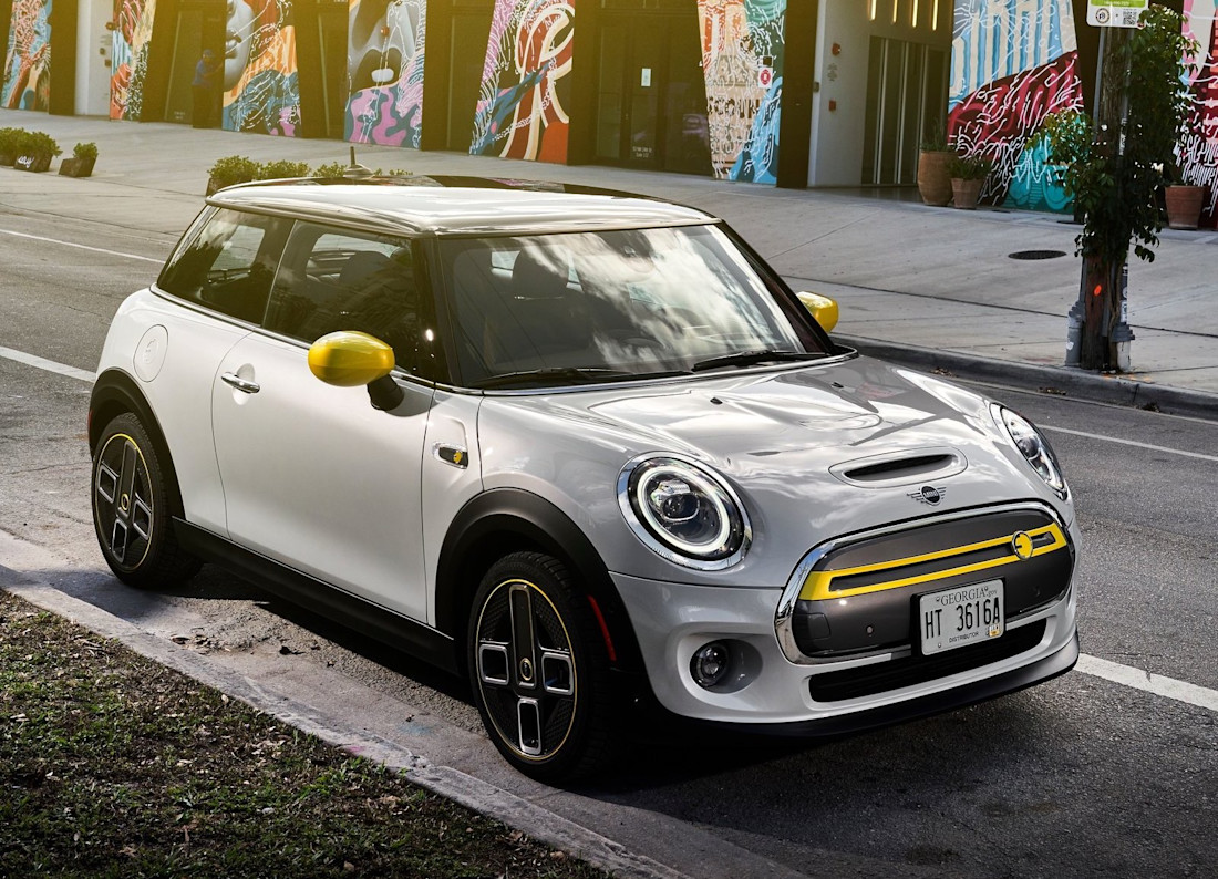 Mini-Cooper_SE-2020-Review_01.jpg