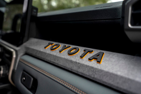 Editorial 2025 toyota 4runner trailhunter 240409 17 toyota