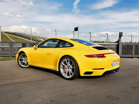 Editorial 21 bh 2017 porsche 911 carrera 4s