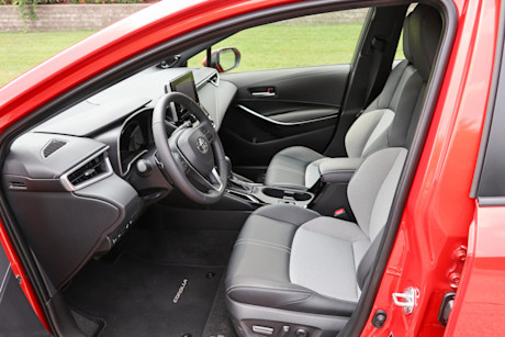 Editorial 2023 toyota corolla hatchback xse td 230901 18 jm