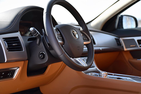 Editorial 2015 jaguar xf 30 awd jp 04